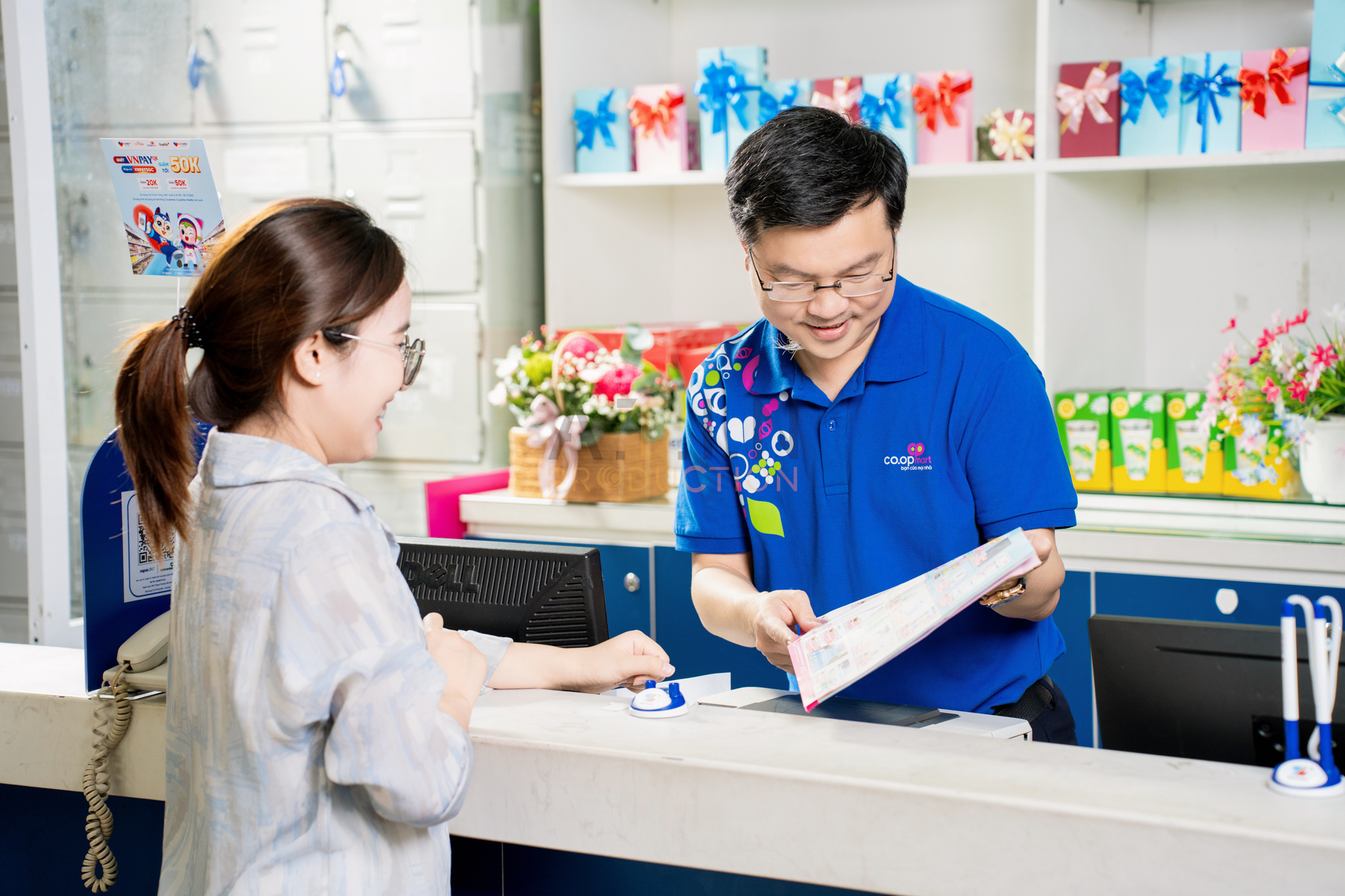 Ảnh ghép các thể loại video ngắn cho doanh nghiệp: quay sản phẩm, hậu trường, phỏng vấn Ảnh ghép các thể loại video ngắn cho doanh nghiệp: quay sản phẩm, hậu trường, phỏng vấn