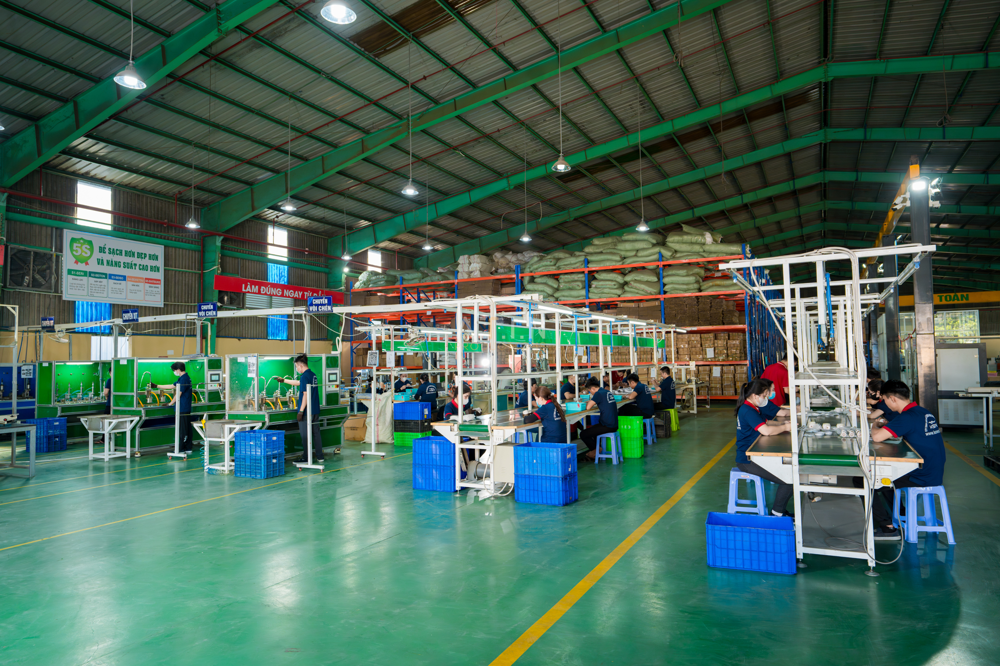 Đội ngũ chỉnh sửa ảnh chuyên nghiệp của ATIN PRODUCTION