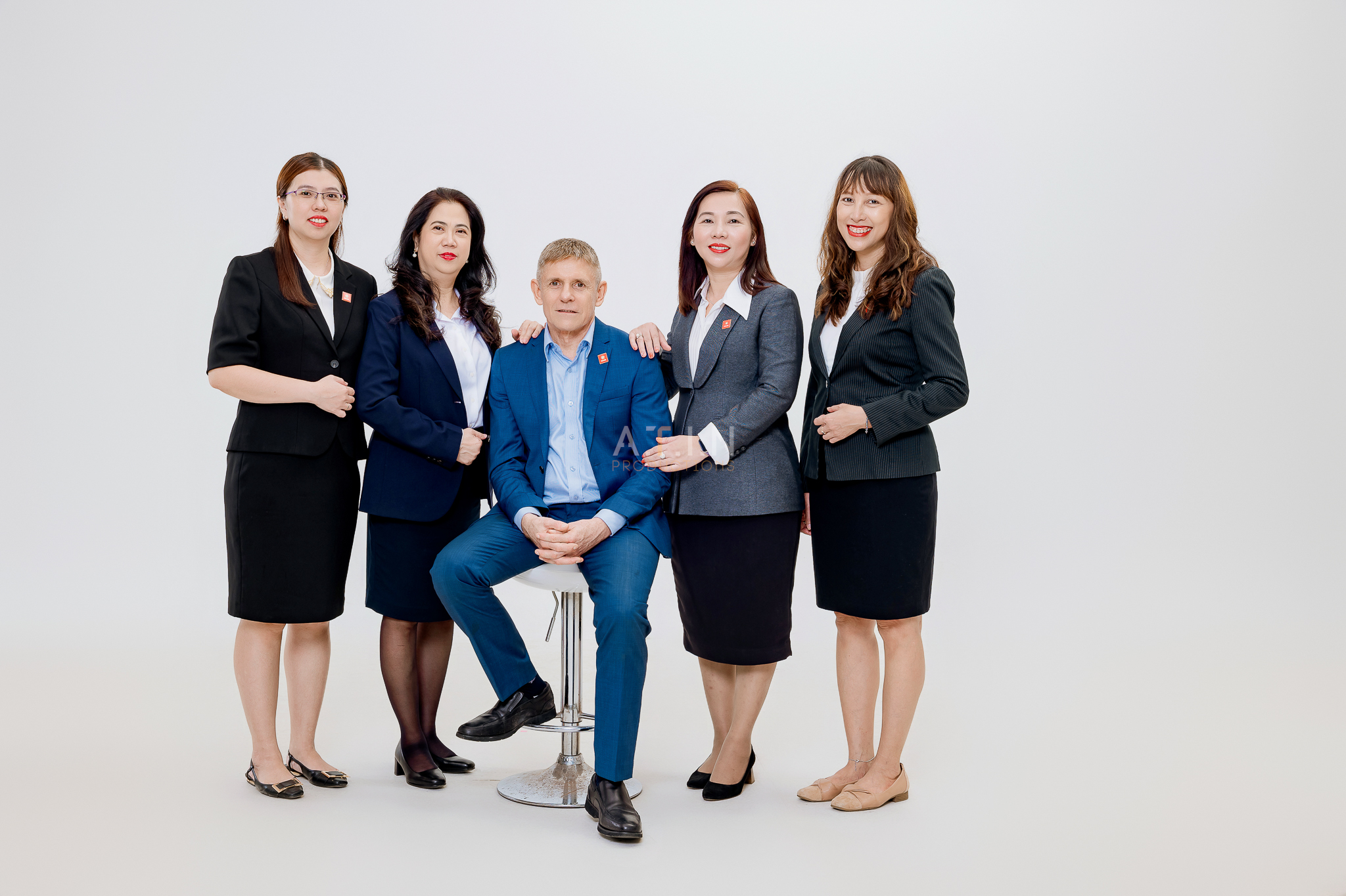 Nữ doanh nhân chụp ảnh profile chuyên nghiệp tại TP.HCM với ánh sáng studio Nữ doanh nhân chụp ảnh profile chuyên nghiệp tại TP.HCM với ánh sáng studio