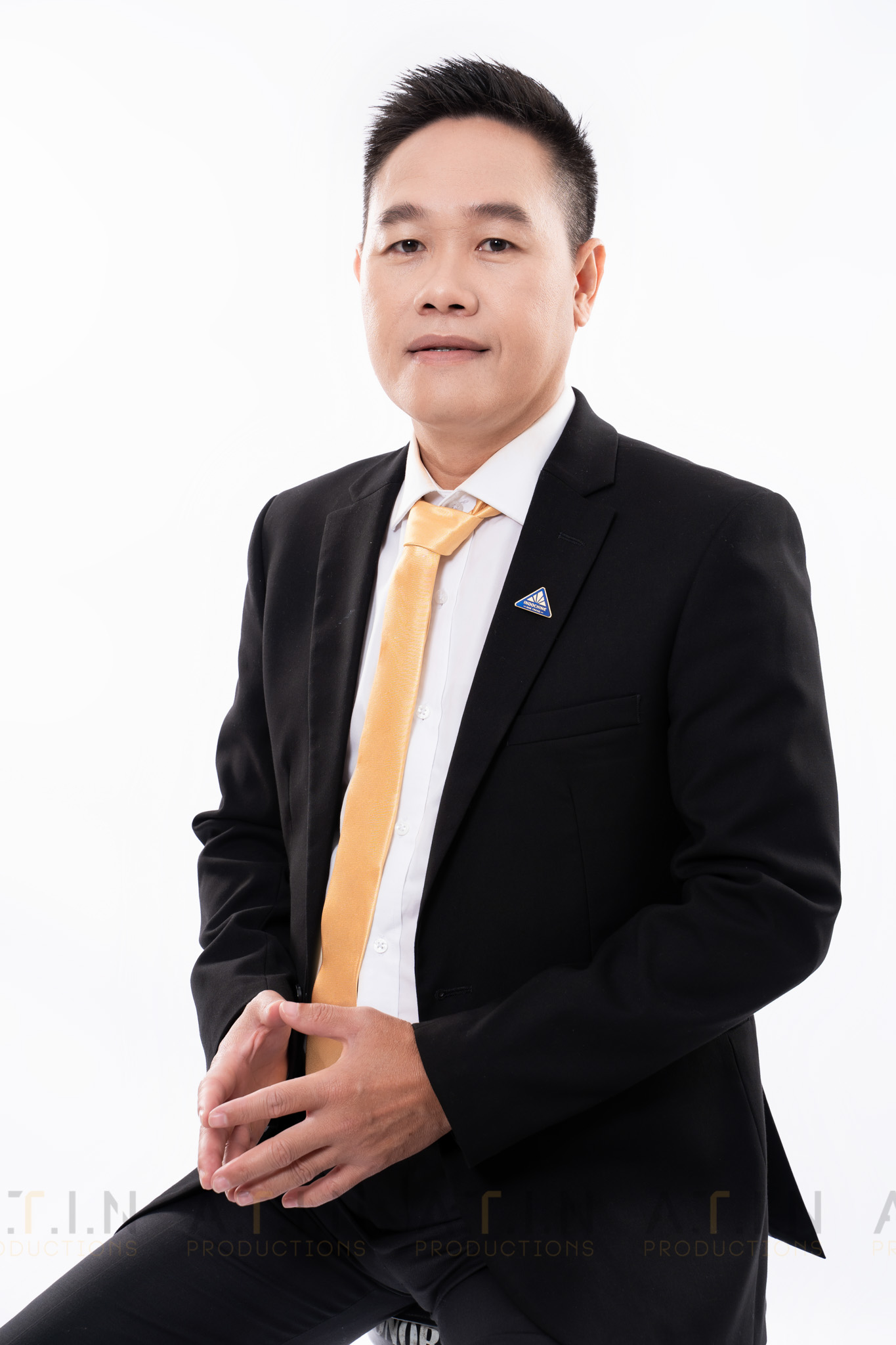 Chụp ảnh chân dung lãnh đạo tại văn phòng với ánh sáng tự nhiên Chụp ảnh chân dung lãnh đạo tại văn phòng với ánh sáng tự nhiên