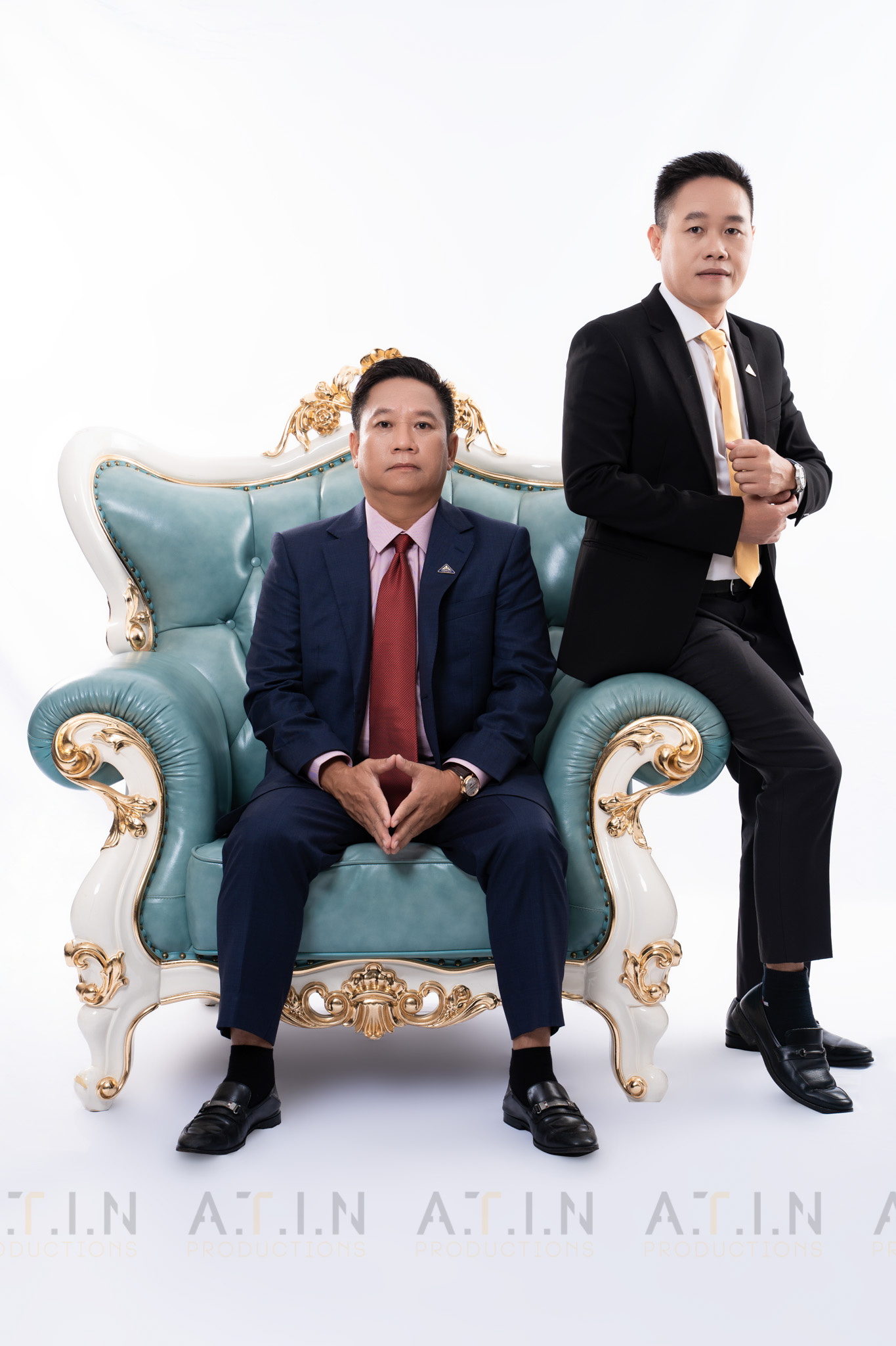 Ảnh profile phong cách tối giản chuyên nghiệp cho doanh nhân Ảnh profile phong cách tối giản chuyên nghiệp cho doanh nhân
