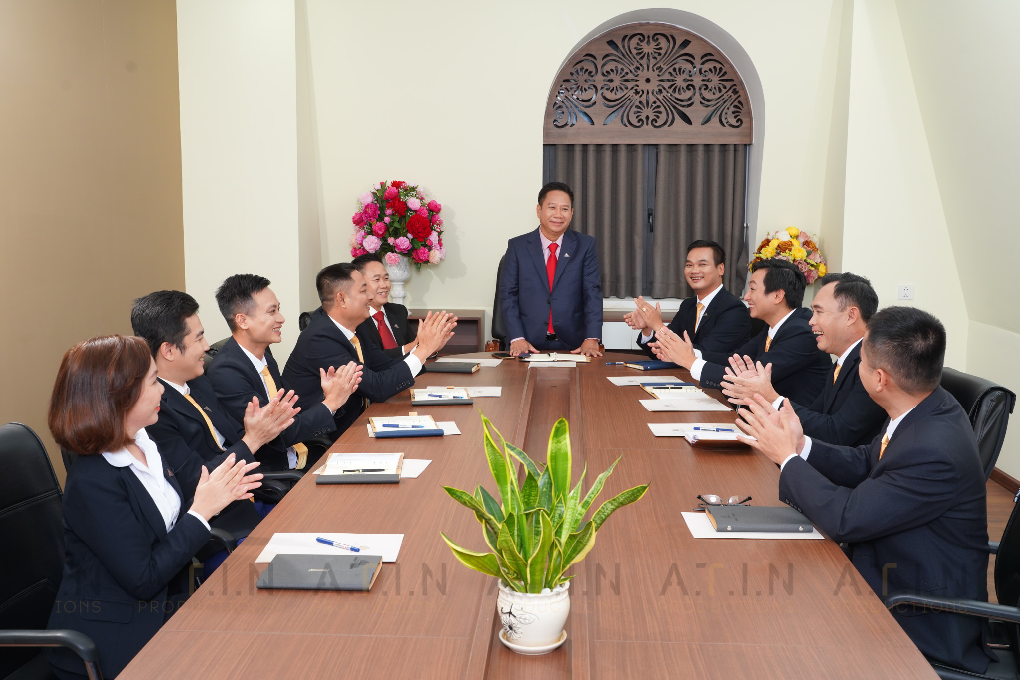 So sánh ảnh profile trước và sau khi chụp tại Atin Production