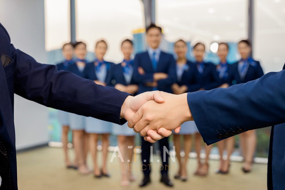 Đội ngũ nhiếp ảnh gia chuyên nghiệp tại ATIN PRODUCTION đang làm việc