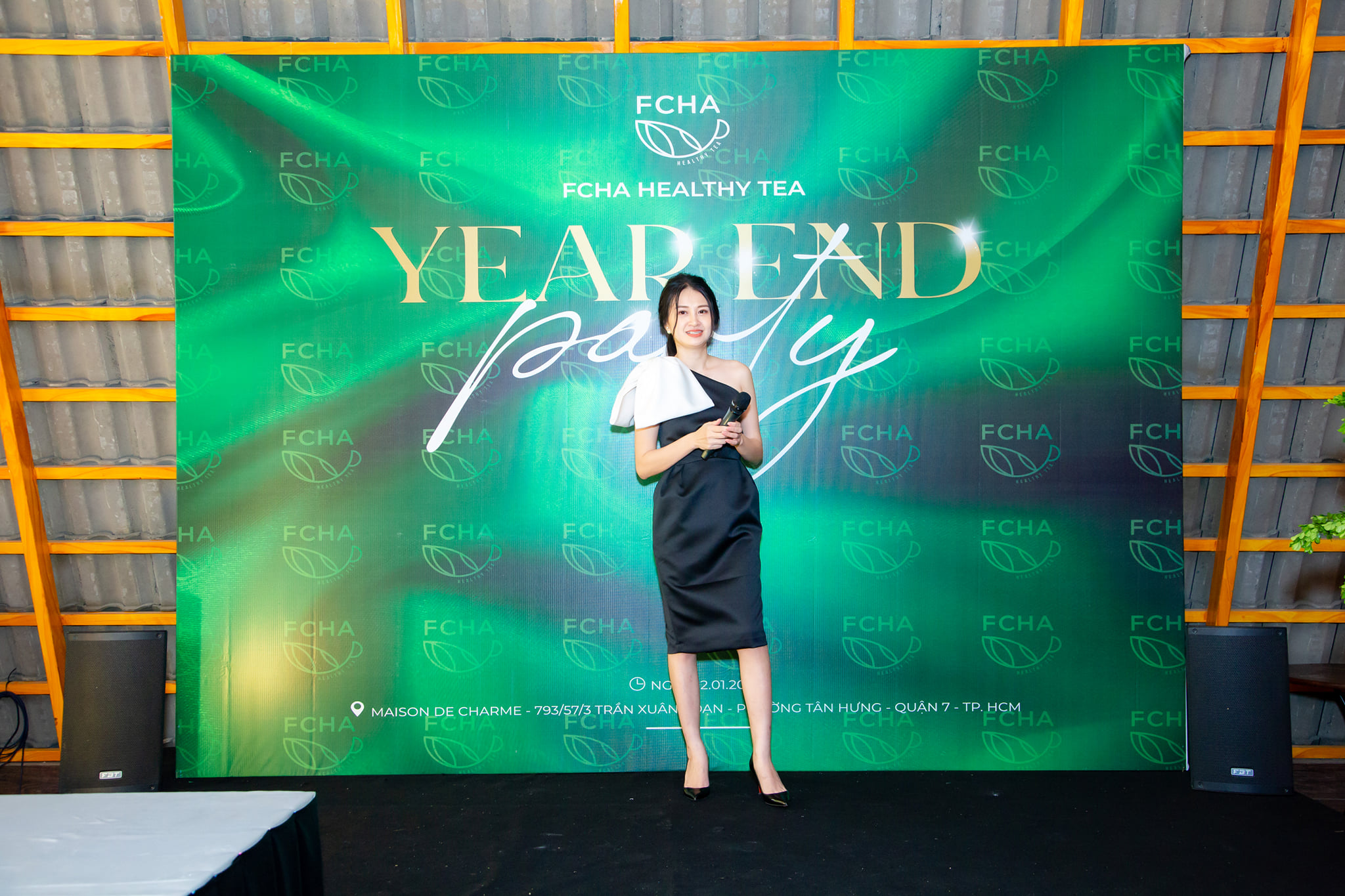 Khách hàng hài lòng với dịch vụ chụp ảnh photobooth của ATIN PRODUCTION