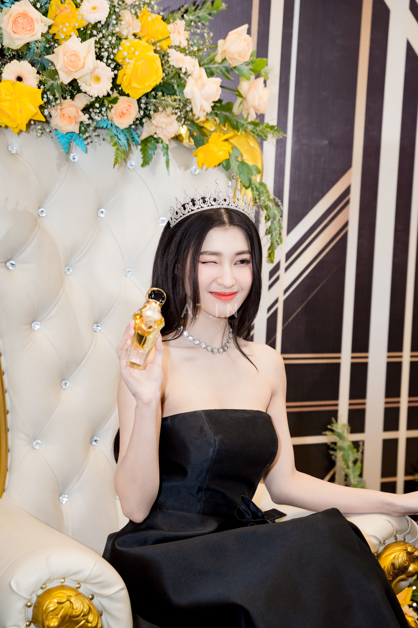 So sánh chất lượng ảnh chụp sự kiện bằng điện thoại và ảnh chụp bởi dịch vụ chụp ảnh sự kiện chuyên nghiệp
