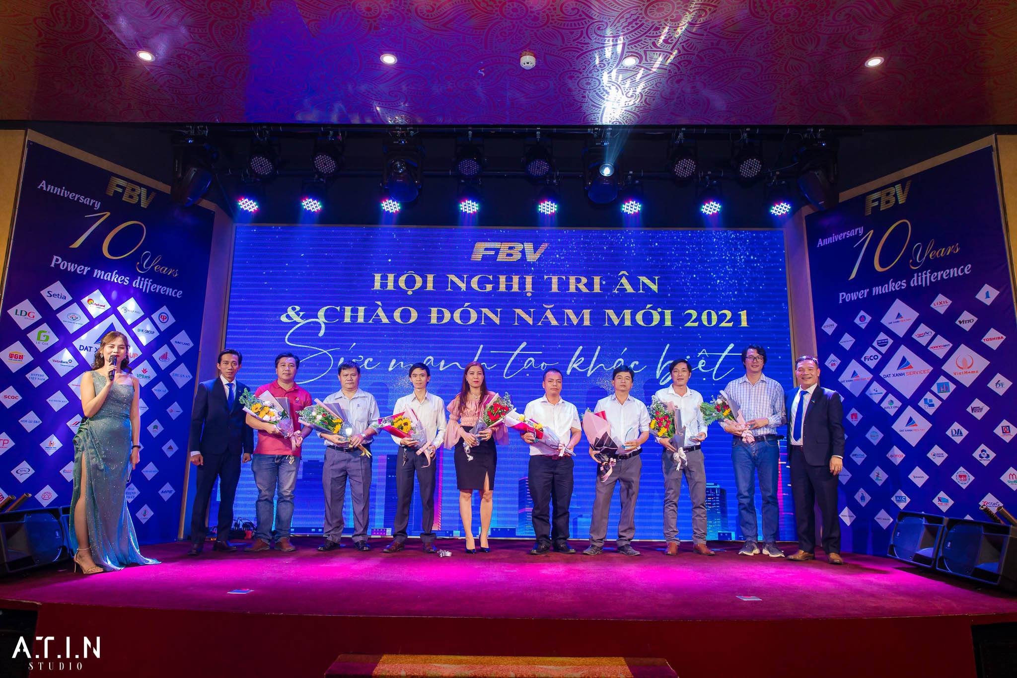 ATIN PRODUCTION đang thực hiện chụp ảnh và quay phim sự kiện doanh nghiệp ATIN PRODUCTION đang thực hiện chụp ảnh và quay phim sự kiện doanh nghiệp