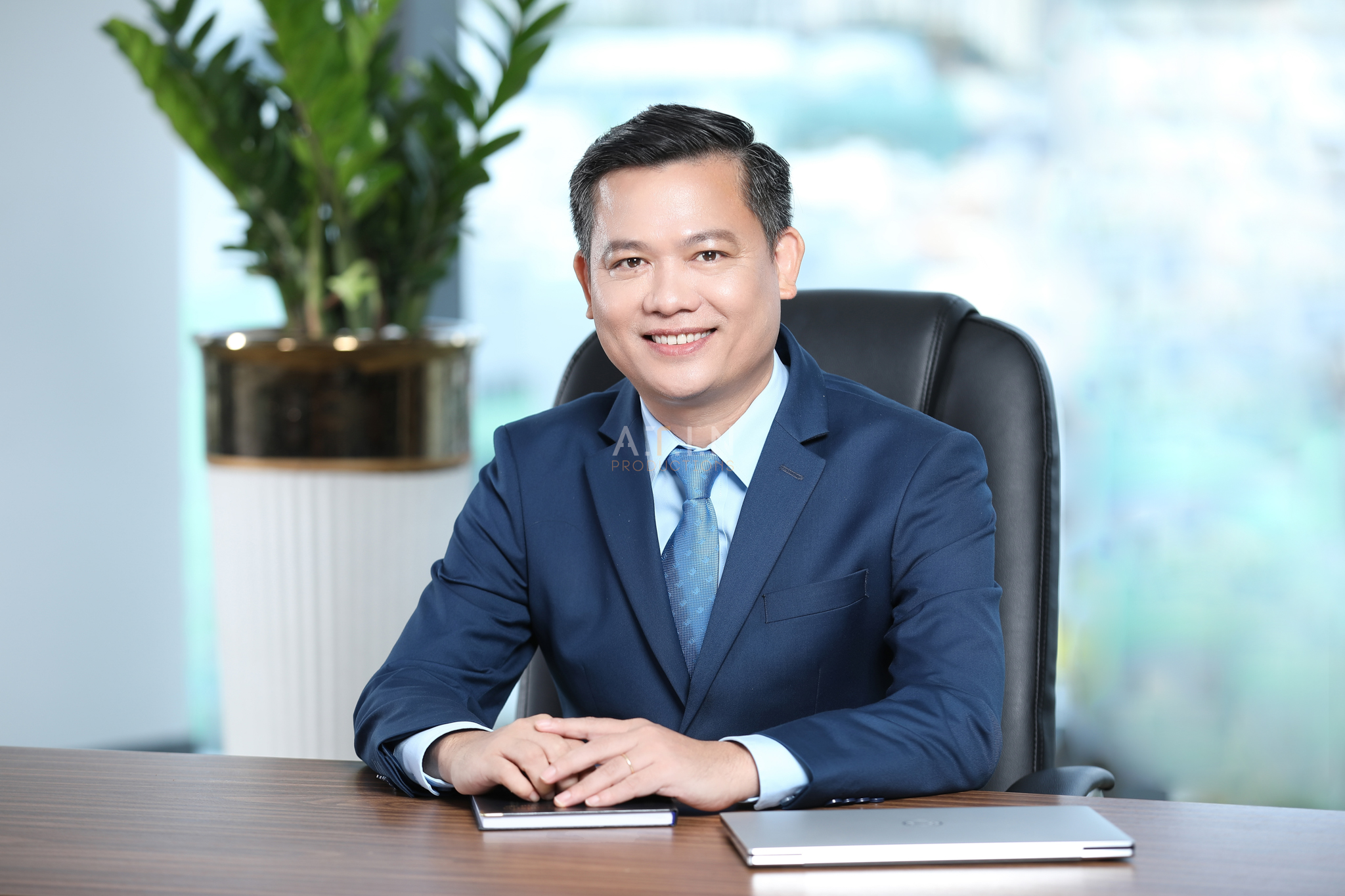 Bộ sưu tập các phong cách chụp ảnh chân dung nghề nghiệp Formal, Lifestyle và Contextual Bộ sưu tập các phong cách chụp ảnh chân dung nghề nghiệp Formal, Lifestyle và Contextual