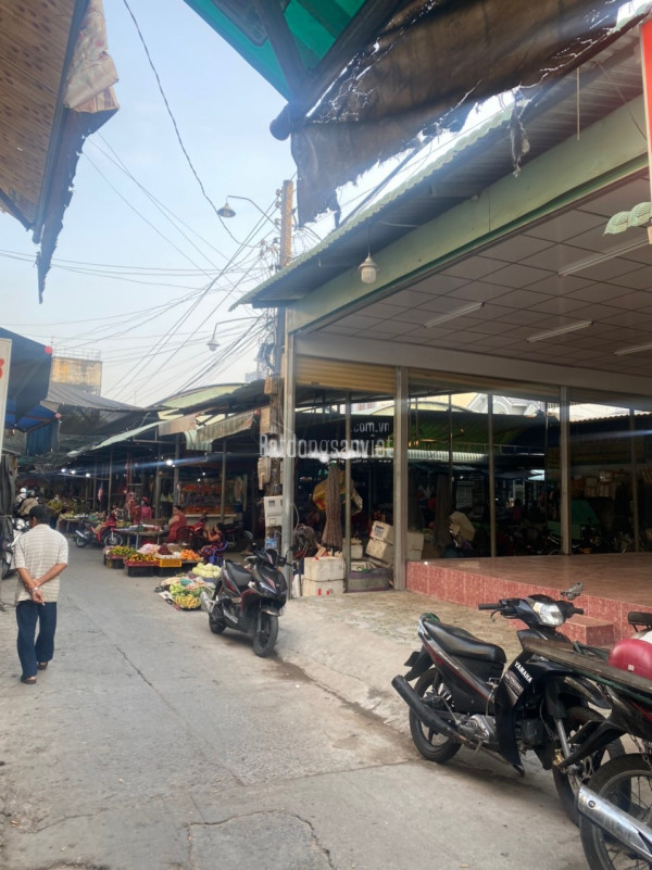 Bán nhà mặt phố kinh doanh trung tâm chợ Long Định. Tiền Giang.