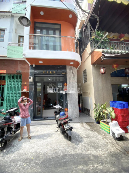 Cho thuê nhà mặt tiền tại 451/2 Đường Nguyễn Trãi, Phường 07, Quận 5, TP HCM