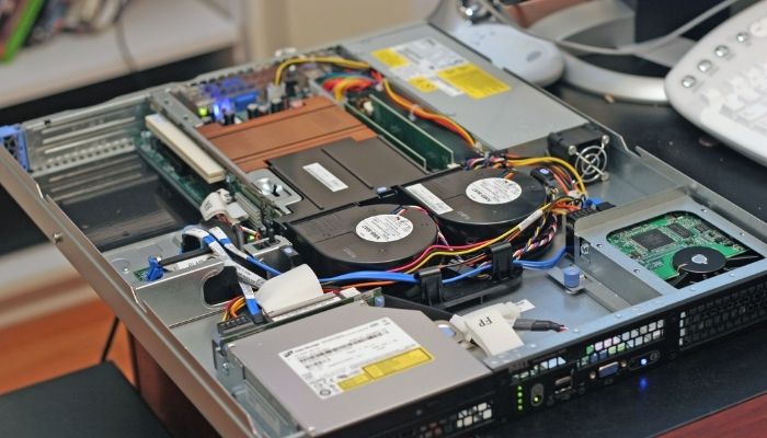 Phần cứng server quyết định hiệu suất và khả năng xử lý