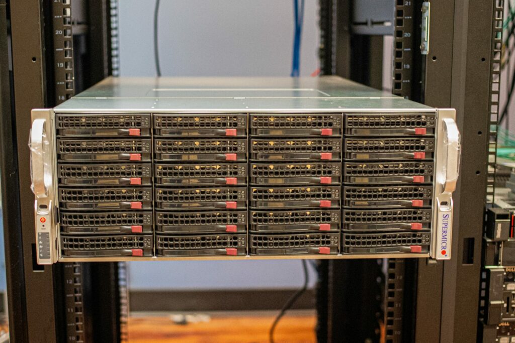 Máy chủ Supermicro mạnh về khả năng tùy biến cấu hình và mật độ lưu trữ lớn