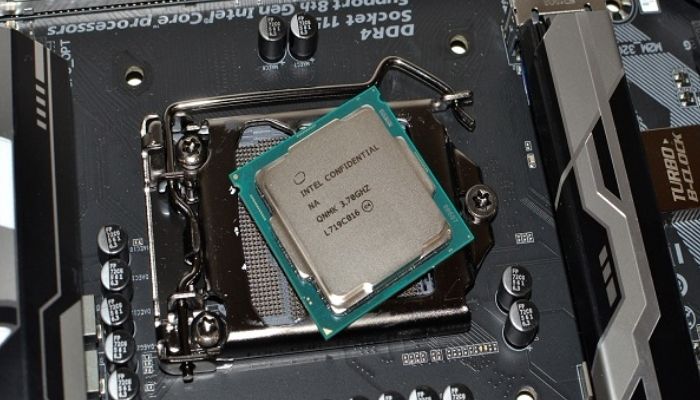 Main server là cầu nối giữa các linh kiện máy chủ