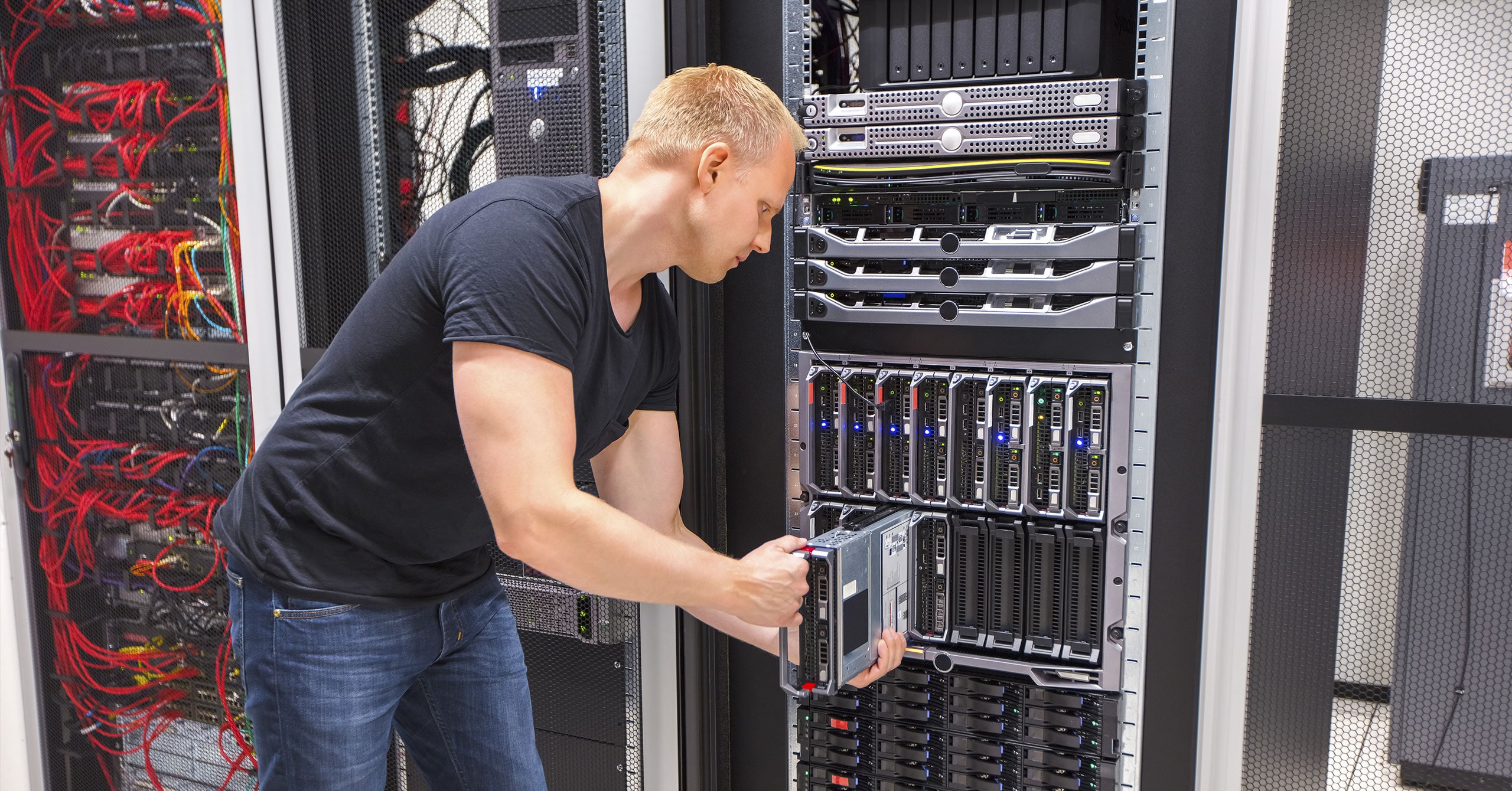 Case chứa nhiều server