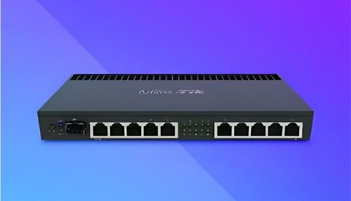 RB4011 tích hợp 10 cổng Gigabit Ethernet và SFP+ 10 Gbps