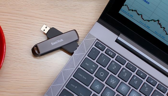 SSD di động kết nối USB, truyền dữ liệu theo chuẩn tương thích